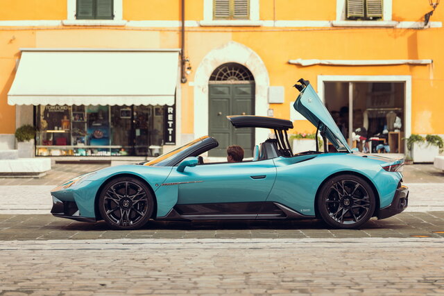 maserati mcpura 2025 10 06