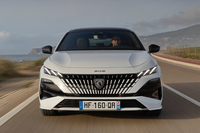 peugeot 308 12 hybrid 145 cv e dcs6