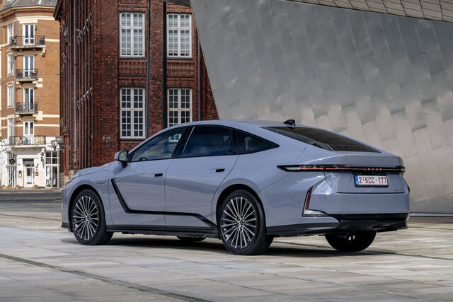 lexus es 2026 09 08