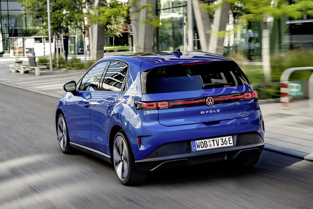 volkswagen id polo 2026 09 blu 07