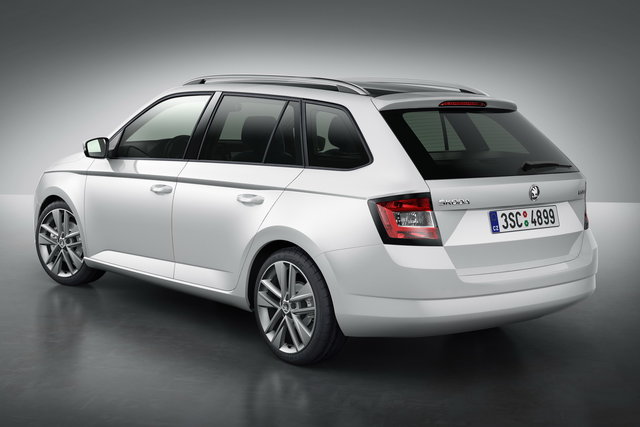 skoda fabia wagon 2015 1