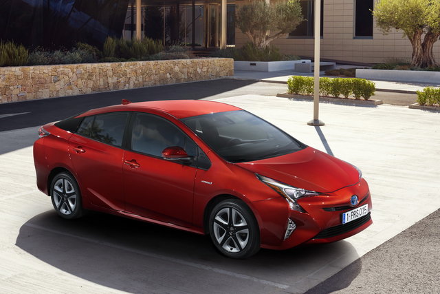 toyota prius 2015 13