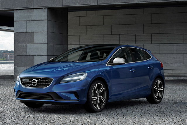 volvo v40 2016 08