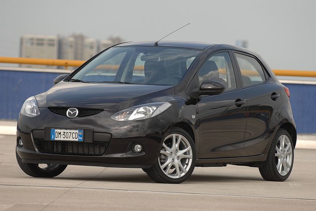 mazda 2 06