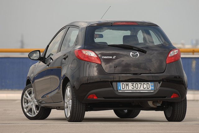 mazda 2 12