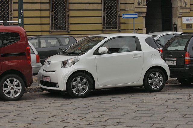 toyoyta iq 16