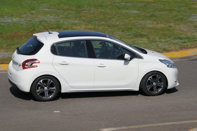 peugeot 208 ehdi 39