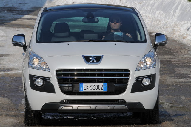 peugeot 3008 hybrid 77