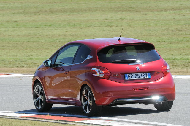 peugeot 208 gti 35