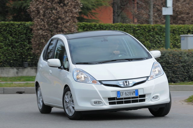 honda jazz hybrid 01