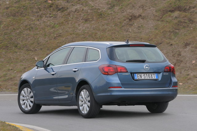 opel astra sports tourer cdti 50