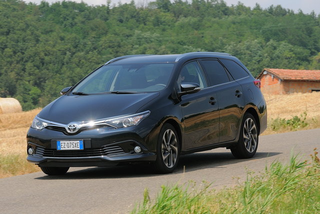 toyota auris touring 2015 53