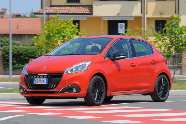 peugeot 208 bluehdi 31