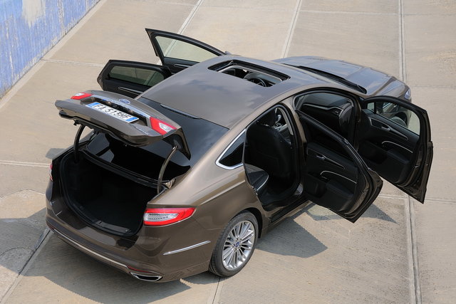 ford mondeo hybrid ibrida prova 49