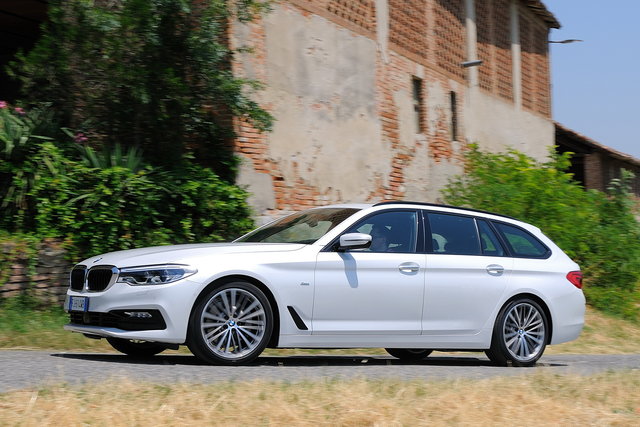bmw serie 5 530d touring 2017 09 prova 69