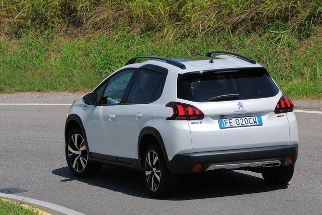 peugeot 2008 12 turbo prova 2017 03 48