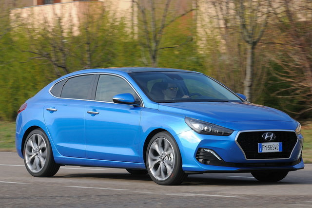 hyundai i30 fastback prova 2018 04 42