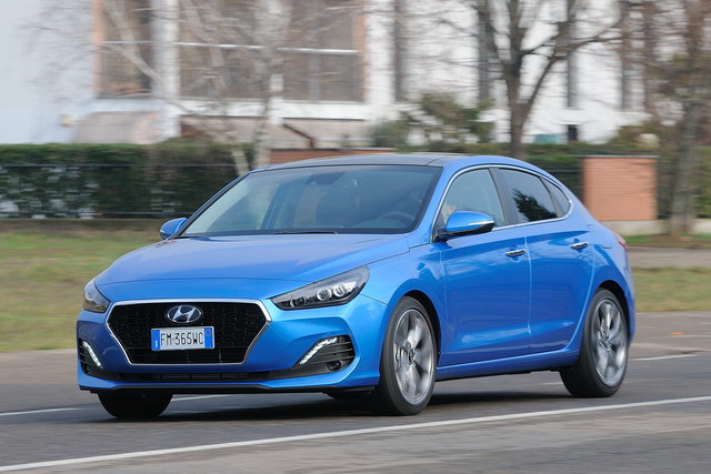 hyundai i30 fastback prova 2018 04 48