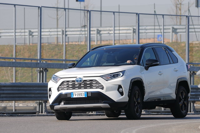 toyota rav4 hybrid prova 2019 04 06