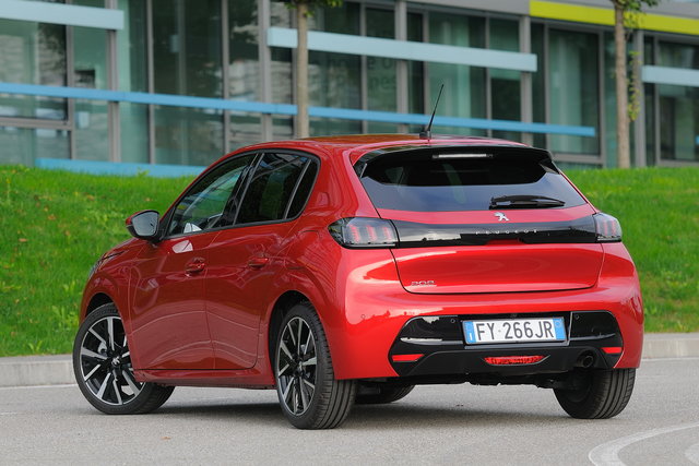 peugeot 208 prova gennaio 2020 04