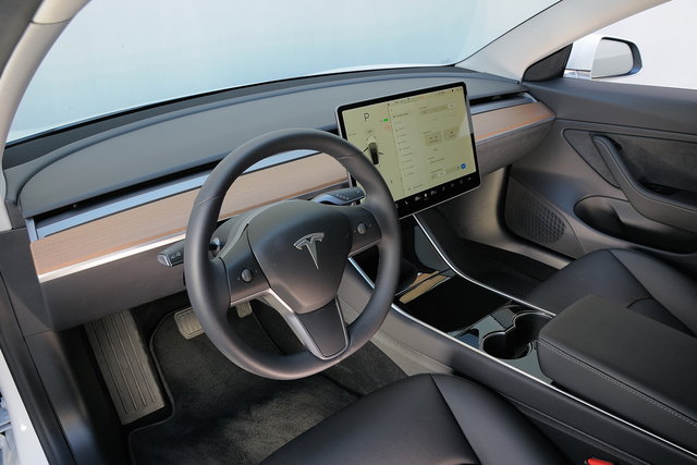 tesla model 3 prova 2020 07 56