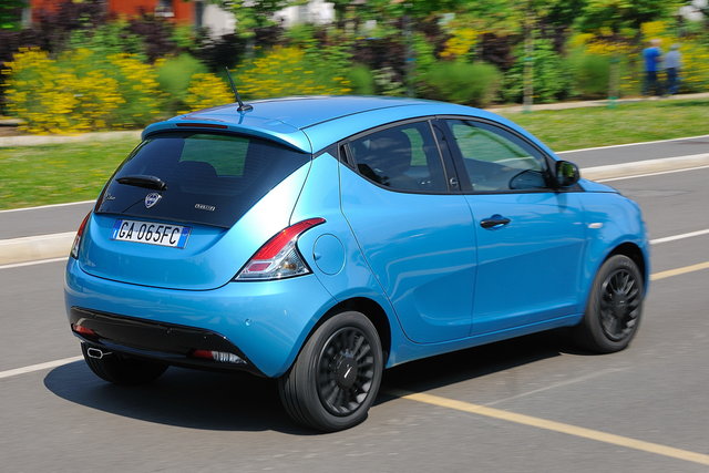 lancia ypsilon 10 hybrid prova 2020 08 45