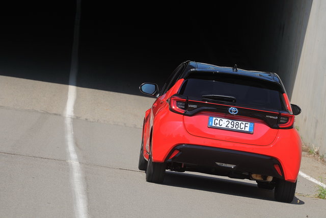 toyota yaris 15 hybrid prova 2020 10 10