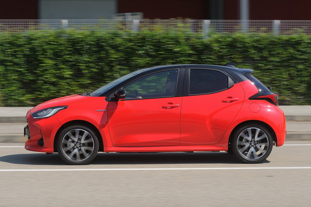 toyota yaris 15 hybrid prova 2020 10 11
