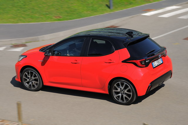 toyota yaris 15 hybrid prova 2020 10 44
