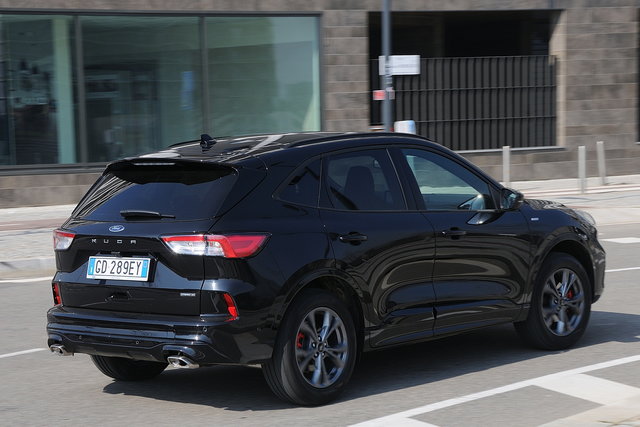 ford kuga 25 fhev awd prova 2021 05 03
