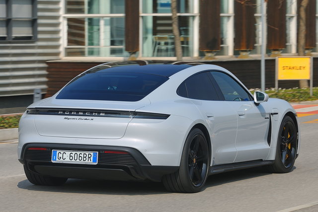 porsche taycan turbo s prova 2021 06 01