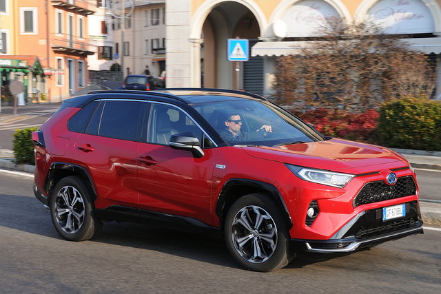 toyota rav4 25 phev prova 2022 03