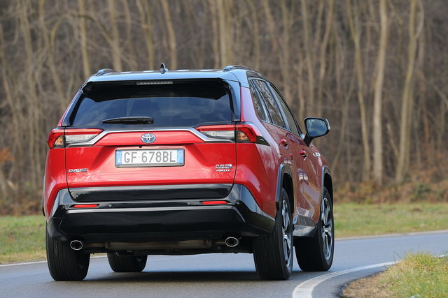 toyota rav4 25 phev prova 2022 03 08