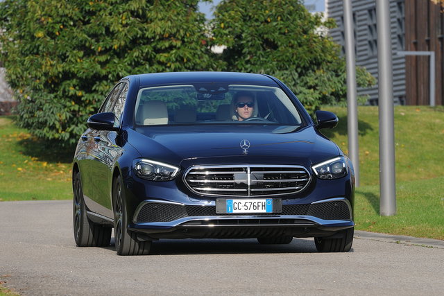 mercedes 300 de prova 2022 02 08