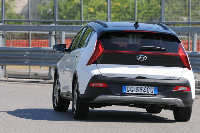 hyundai bayon 12 gpl prova 2022 10 06