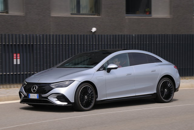 mercedes eqe prova 2022 10