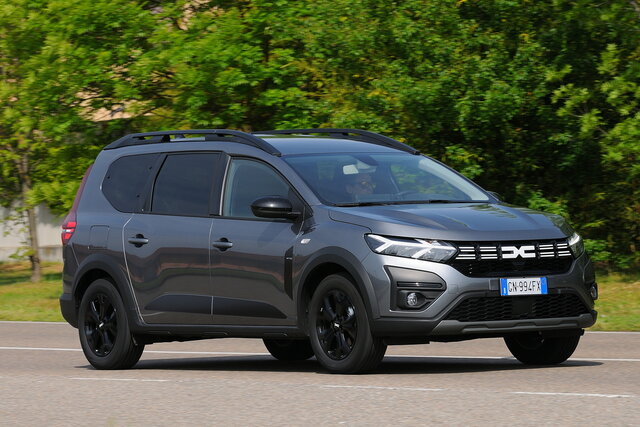 dacia jogger 16 hybrid prova 2023 07