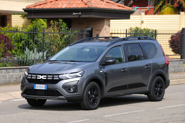 dacia jogger 16 hybrid prova 2023 07 02