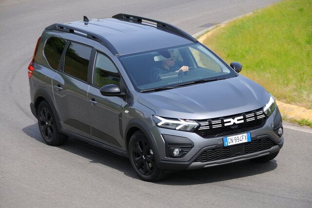 dacia jogger 16 hybrid prova 2023 07 07