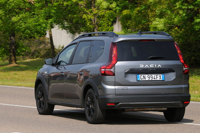 dacia jogger 16 hybrid prova 2023 07 08