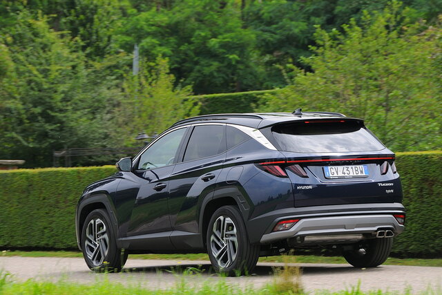 hyundai tucson 16 hev prova 2024 08 01