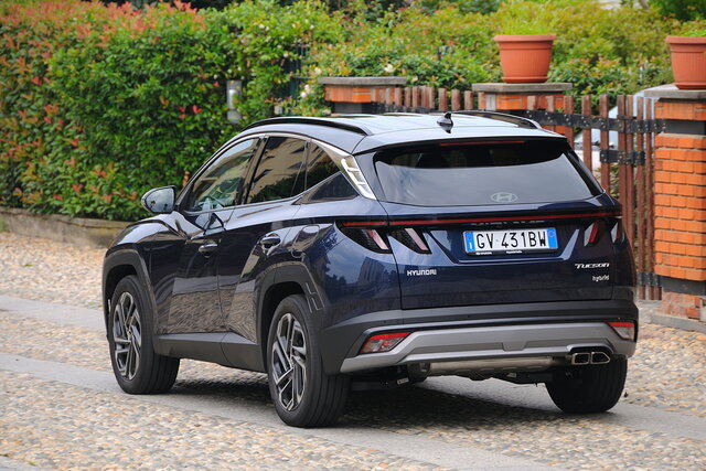 hyundai tucson 16 hev prova 2024 08 04