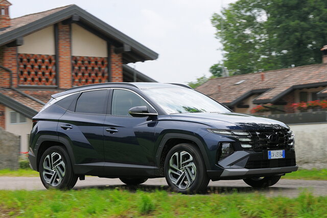 hyundai tucson 16 hev prova 2024 08 05
