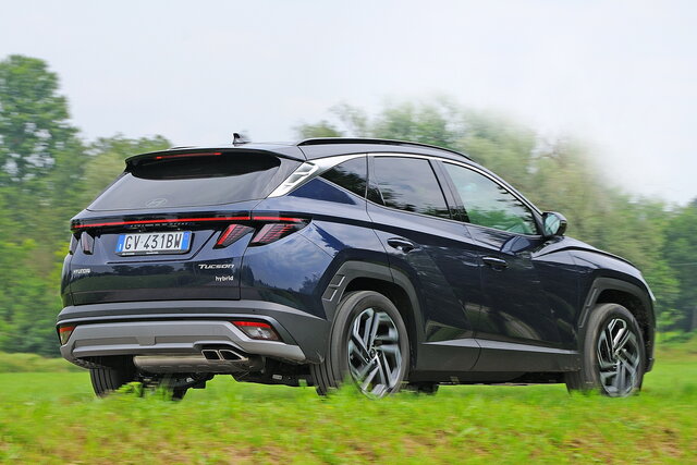 hyundai tucson 16 hev prova 2024 08 08