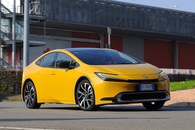 toyota prius 20 plug in prova 2024 08
