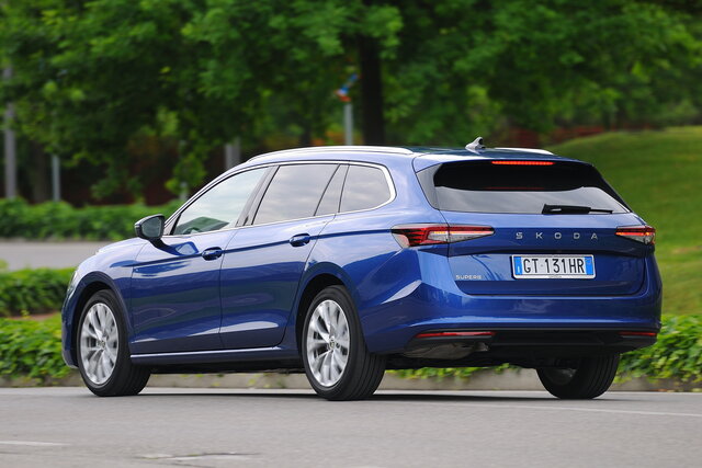 skoda superb wagon 15 tsi mhev dsg