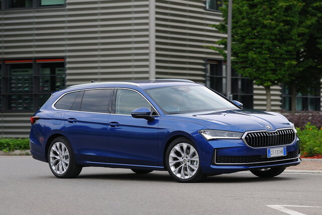 skoda superb wagon 15 hev prova 2024 10 04