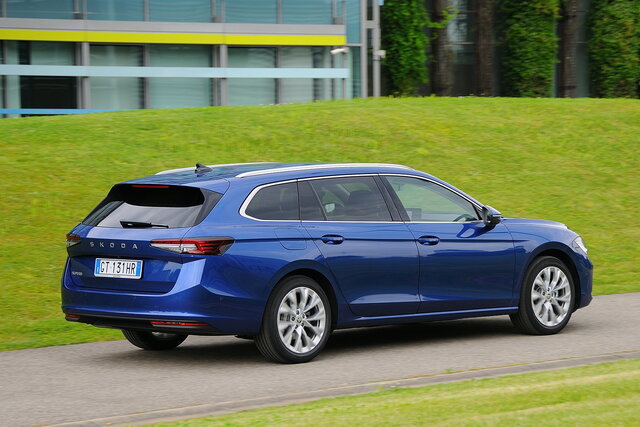 skoda superb wagon 15 hev prova 2024 10 05
