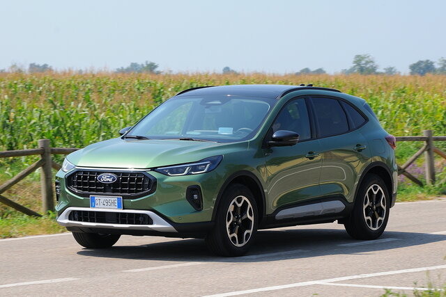 ford kuga 25 fhev active x cvt 2024 11 05