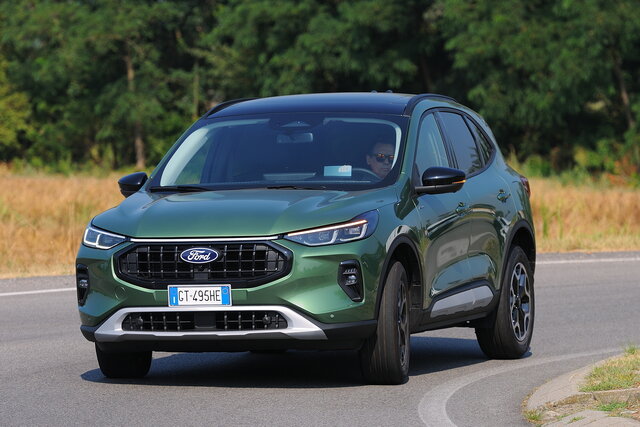 ford kuga 25 fhev active x cvt 2024 11 07